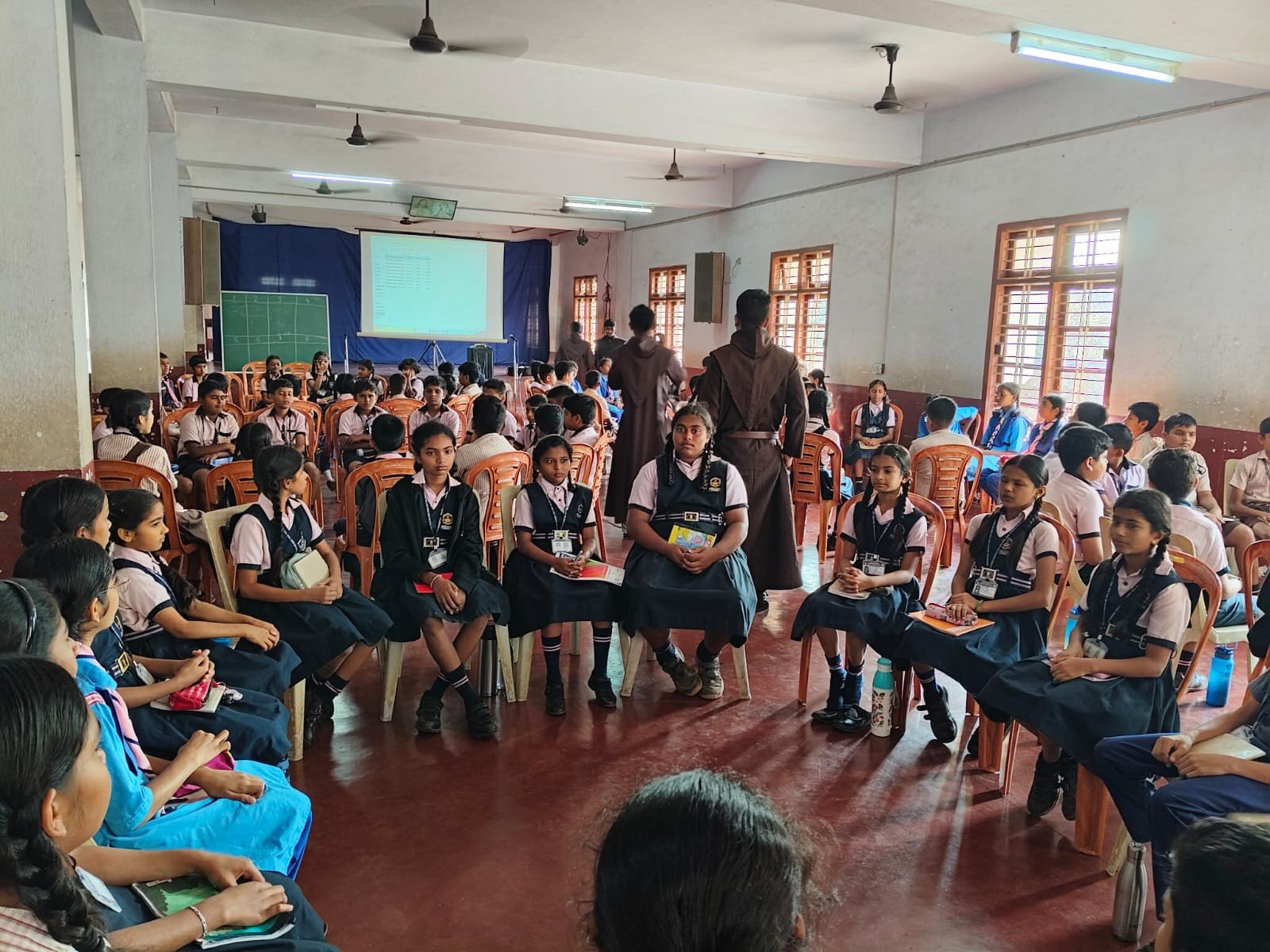 Sacred Hearts’ Hr Pry School, Kulshekar – Seminar n